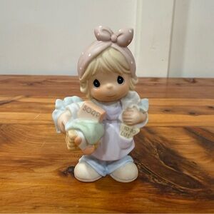 Vintage 2000 Precious Moments "A Mother's Job is Never Done" Figurine